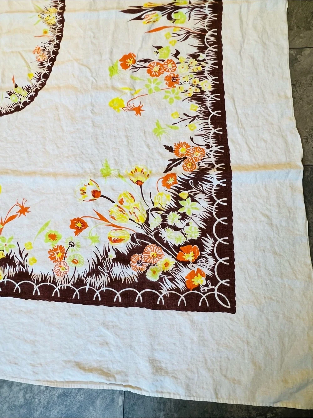 Vintage picnic Cotton blend Floral Border tablecloth in Cream Brown & oranges